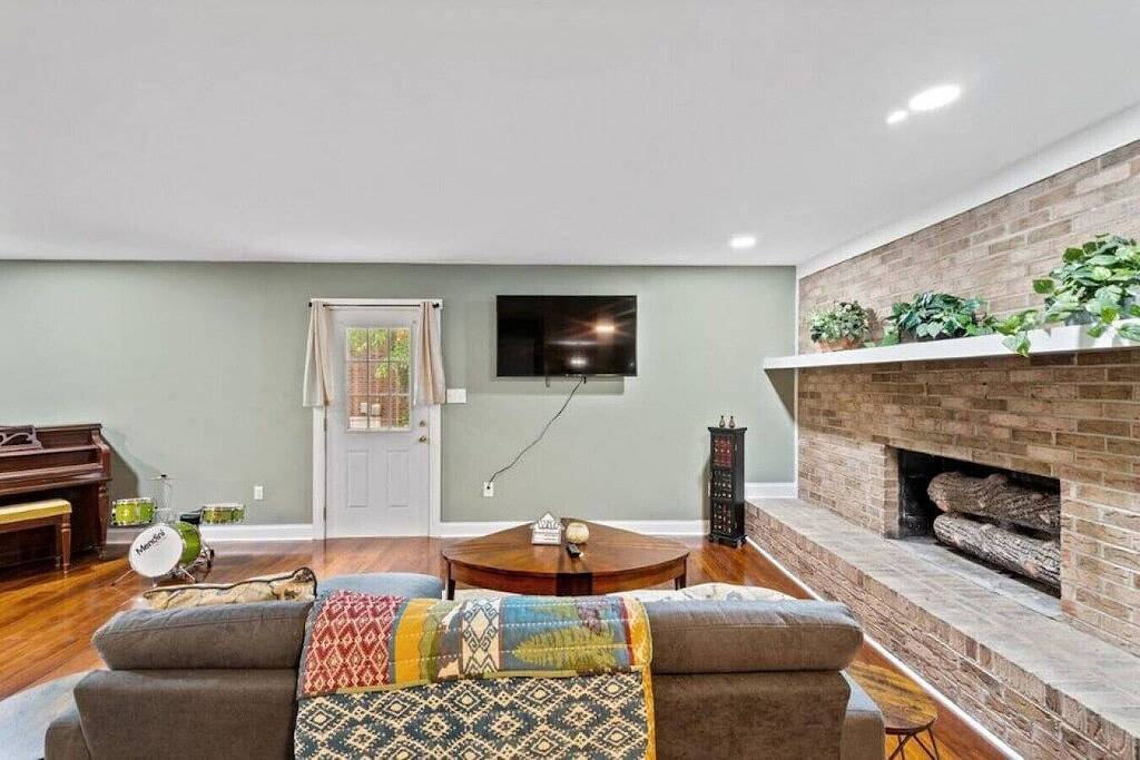 3-Br Family Friendly Fun Find! — Foosball —Piano in Gastonia, Gaston County