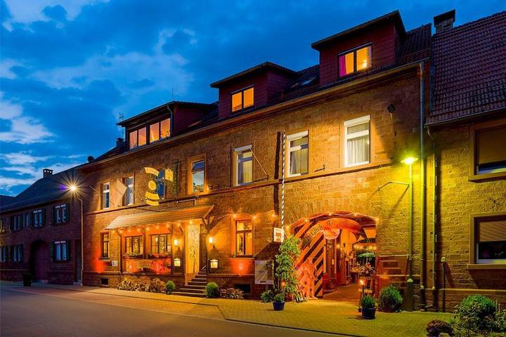 Hotel für 6 Personen, mit Balkon/Terrasse und Terrasse sowie Garten und Sauna in der Stuttgart Region