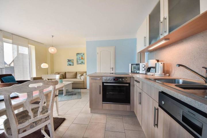 Ferienhaus für 6 Personen, mit Ausblick und Garten sowie Sauna in Korswandt - 2