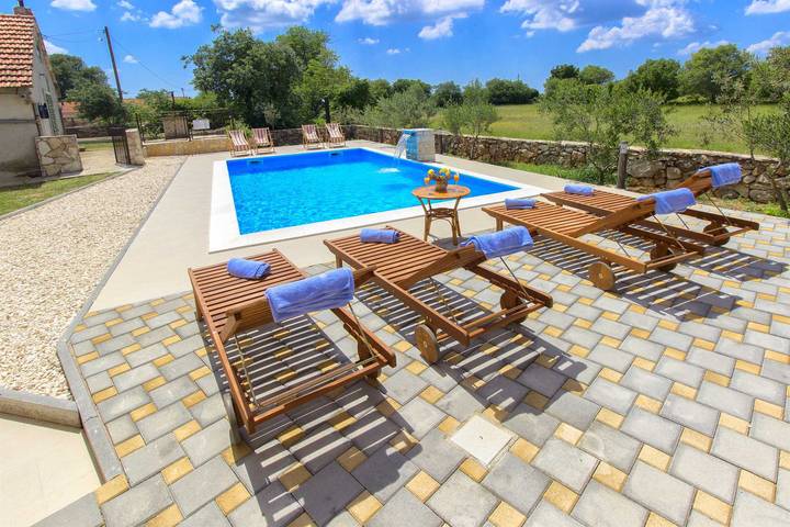 Villa Pletikosa in der Nähe der Krka-Wasserfälle in Dalmatinisches Zagora