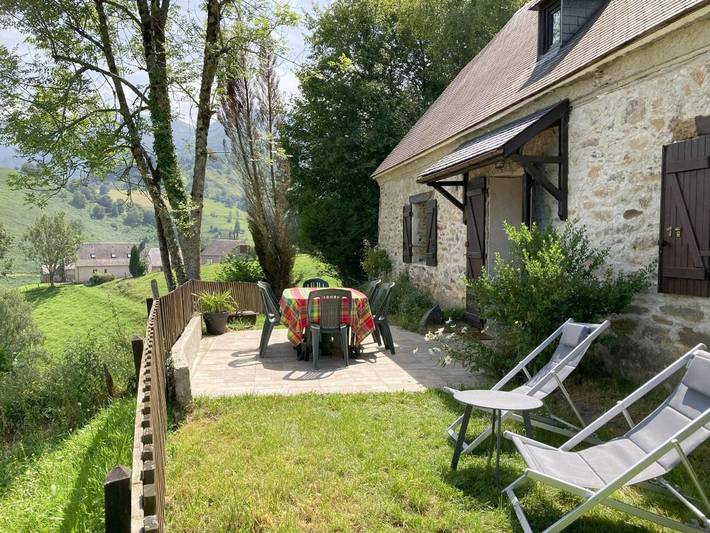Location de vacances pour 6 personnes, avec Terrasse ainsi que Jardin et Vue à Germs-sur-l'Oussouet