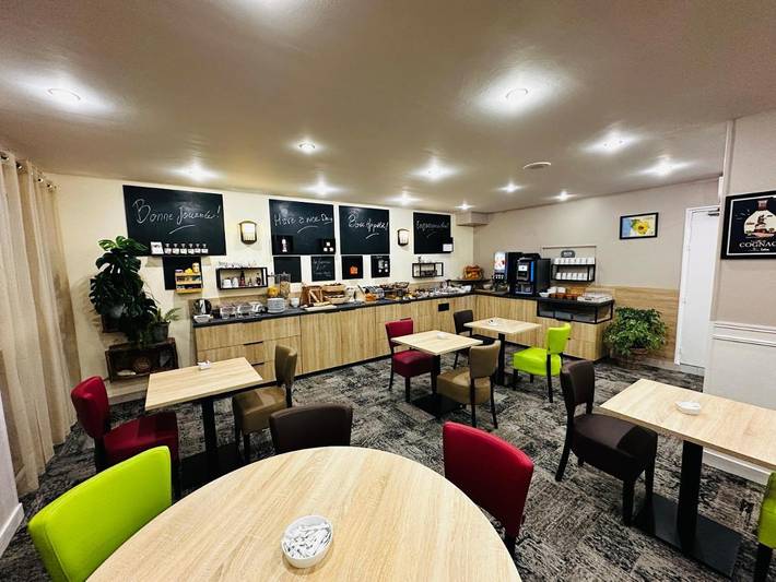 Hôtel pour 2 personnes, avec piscine ainsi que jardin et terrasse, animaux acceptés à Cognac - 3