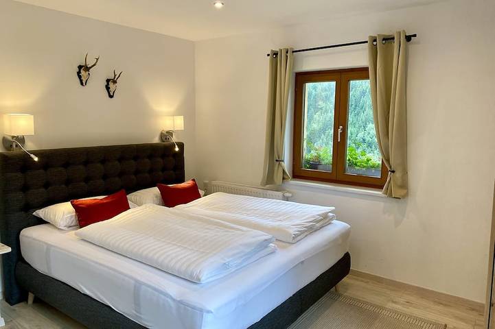 Hütte für 5 Personen, mit Sauna und Garten sowie Terrasse in Saalbach - 2