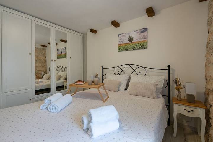 Traditionelles Ferienhaus in ruhiger Lage, Dorf Rakalj in Marčana, Südküste Istrien
