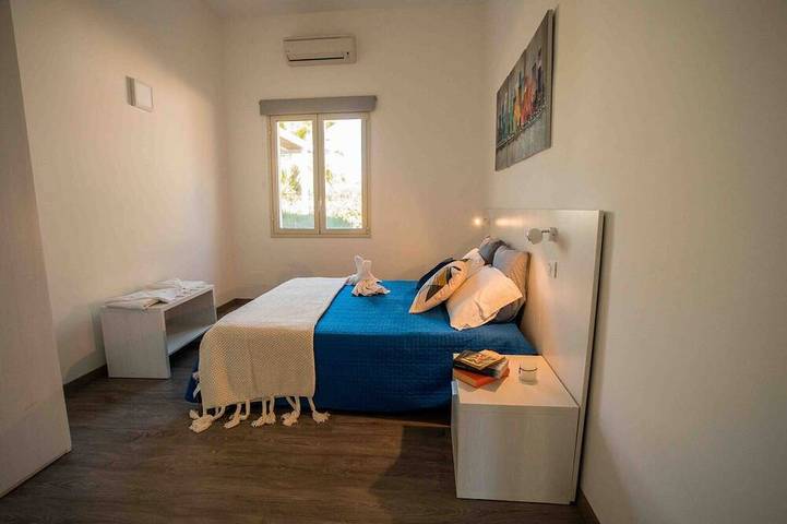 Modernes Hotel mit privatem Pool, Garten, WLAN, Terrasse, Grill, Klimaanlage. in Montevago, Agrigento Provinz