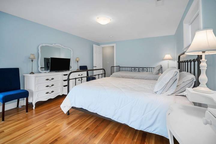 Vacation house for 10 people, with balcony and yard in Connecticut