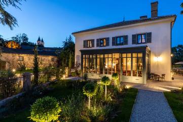 Hôtel pour 2 personnes, avec piscine et sauna ainsi que vue et jardin, animaux acceptés à Régnié-Durette