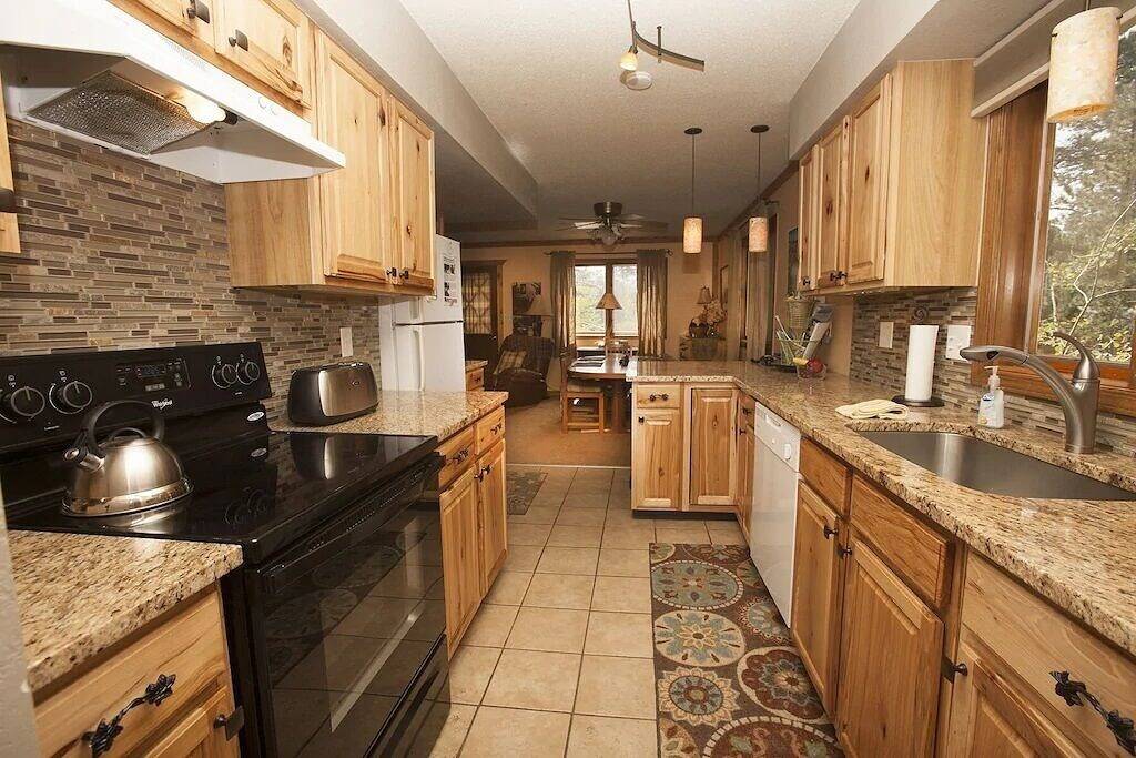 Steps away from Wild Basin:Rmnp- 2-bdrm cabin perfect for adventure or relaxing! in Allenspark, Boulder County