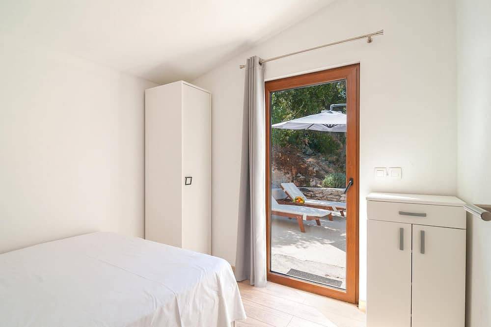 2 bedroom awesome home in Praznica in Pucisca, Brac