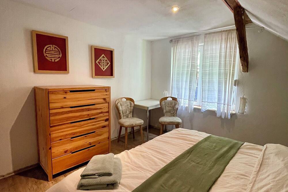 Ferienhaus mit 13 Betten, 2 Bädern, großer Terrasse in ruhiger Waldlage in Reinhardtsdorf-Schöna, Elbsandsteingebirge
