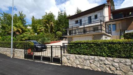 Ferienwohnung für 4 Personen, mit Ausblick und Terrasse in Njivice