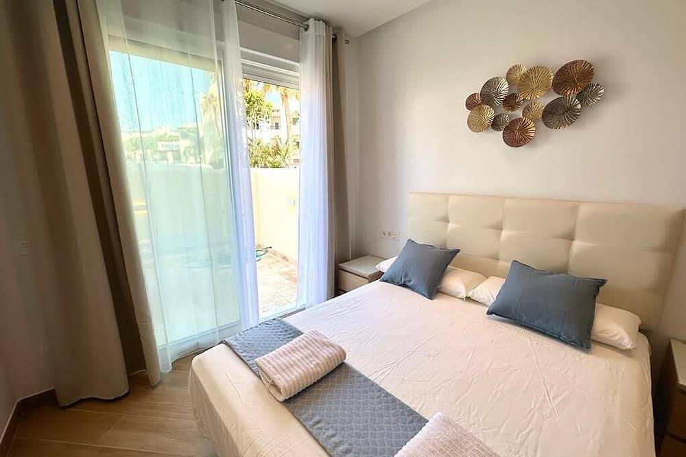 Entire apartment, Atlantis Home Puerto Marina Puerto Deportivo Benalmádena - 1 Minuto De La Playa in Benalmádena Costa, Benalmádena