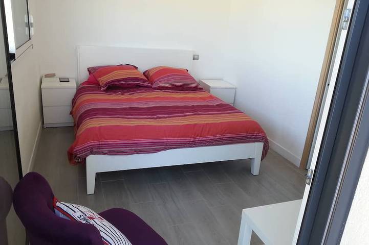 Location de vacances pour 8 personnes, avec jardin et terrasse, animaux acceptés dans Plage de Lestrevet - 2