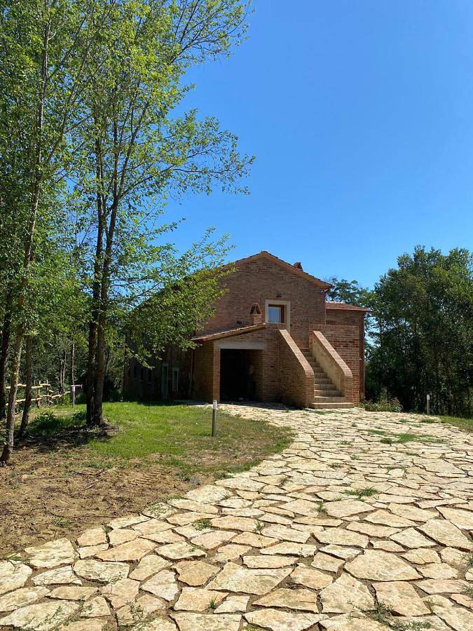 Agriturismo per 4 persone, con panorama e piscina in Chiusi
