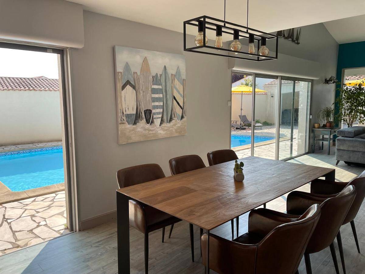 Double Room with Pool View in Périgny, Région de La Rochelle