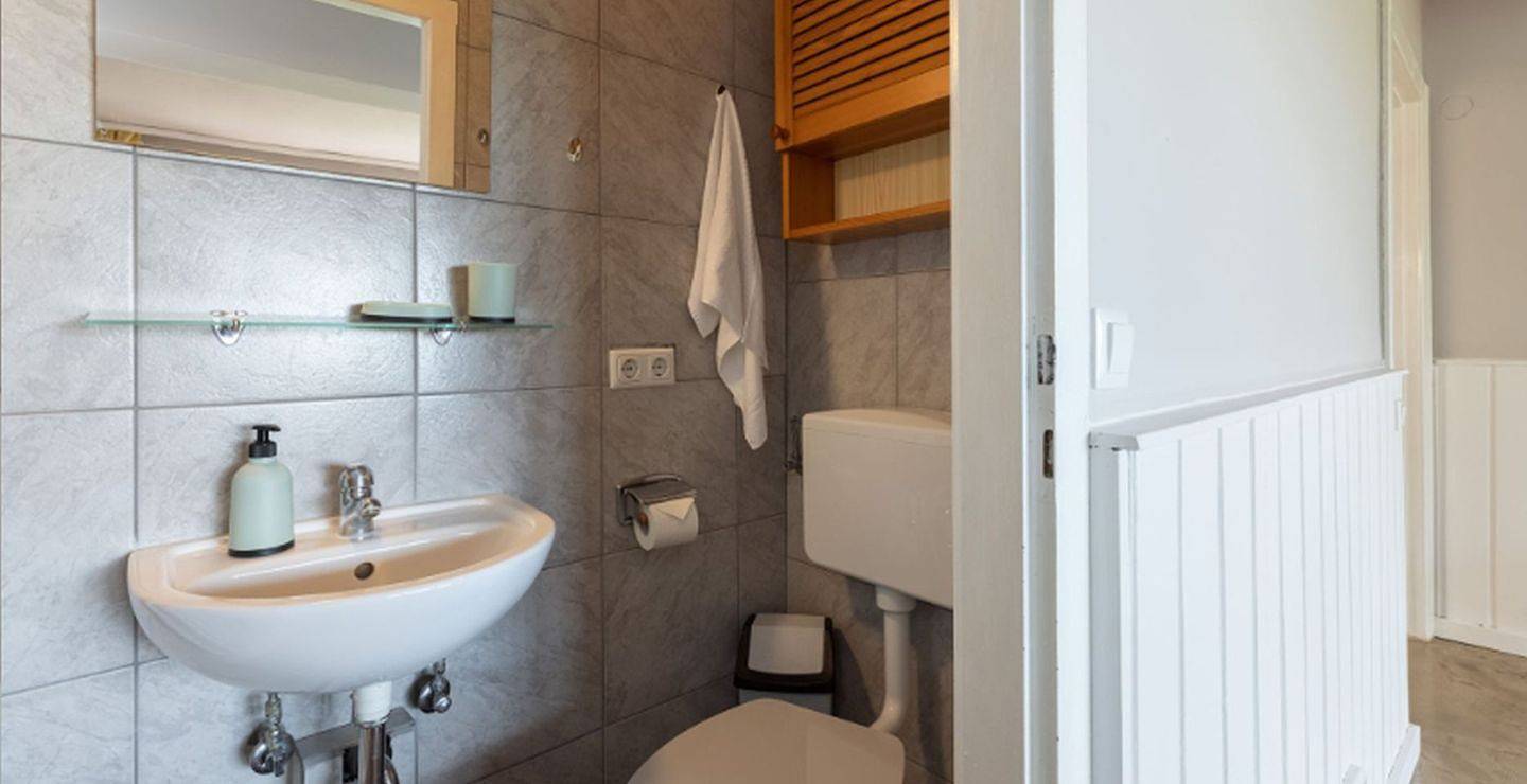 Ganze Wohnung, Waterkant – charmantes 2‑Zimmer-Apartment im Erdgeschoss mit Terrasse in Rettin, Ostholstein