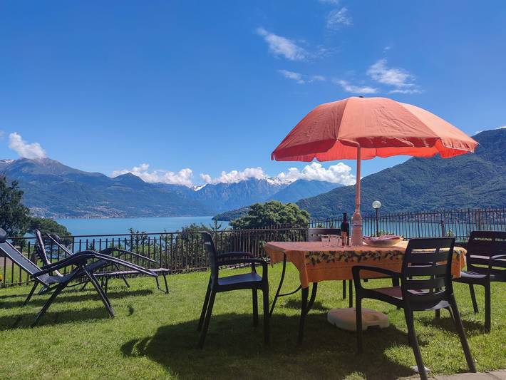 Ferienwohnung für 6 Personen, mit Garten und Seeblick sowie Ausblick in Pianello del Lario
