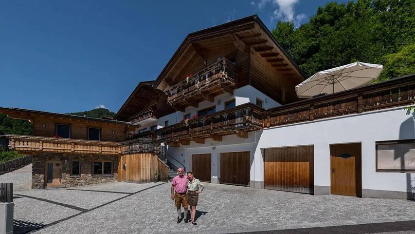 Ferienwohnung für 6 Personen, mit Balkon und Terrasse sowie Whirlpool