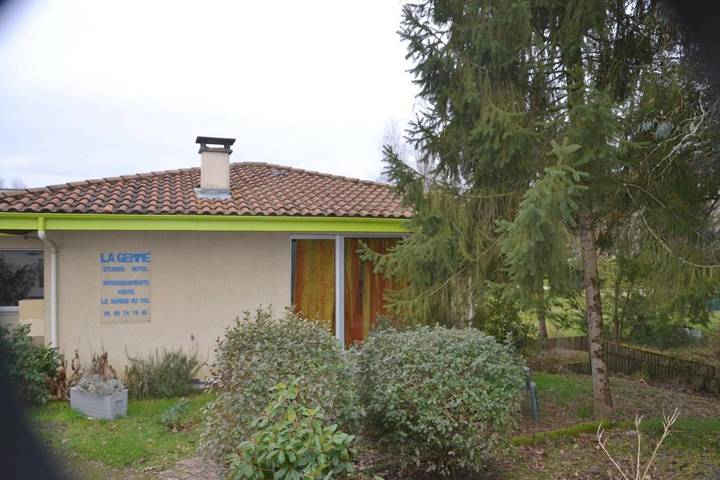 Location de vacances pour 2 personnes, avec Terrasse et Jardin dans Thermes des Arènes
