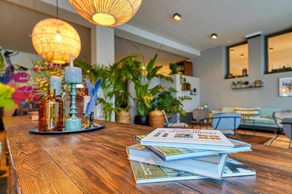 Ganze Wohnung, Vienna House Easy Bonn by Sunday Deluxe Zimmer in Bad Godesberg, Bonn
