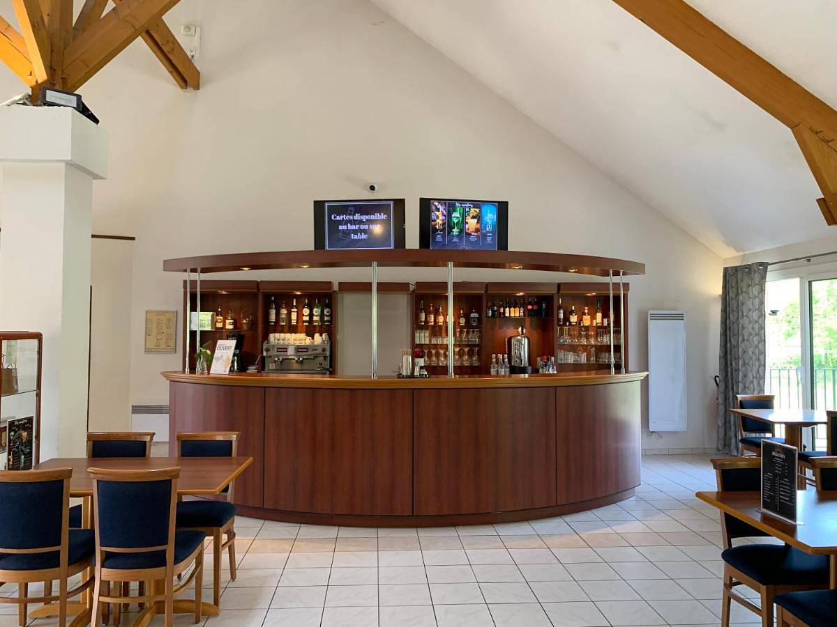 Logis Hotel Restaurant de l'Abbaye in Ferrières-en-Gâtinais, Région de Montargis