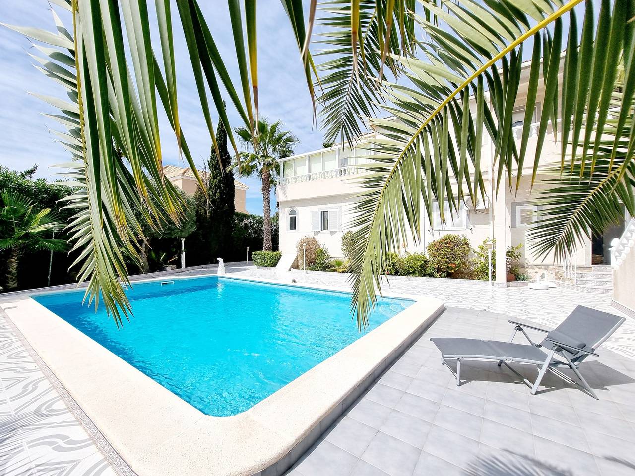 Villa Independiente con piscina privada in El Chaparral, Torrevieja