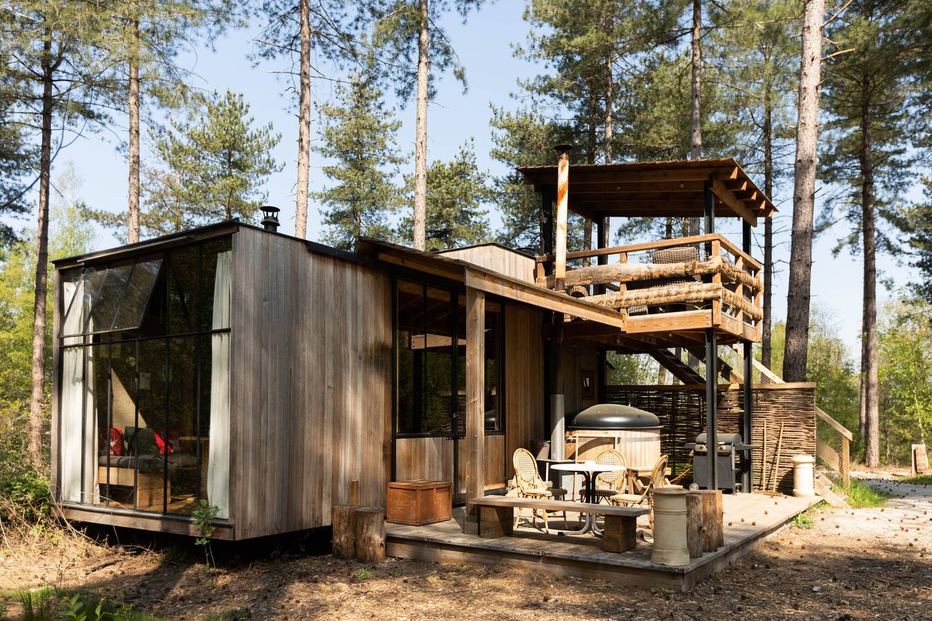 Recreatiedomein Warredal — Treetrunk met hottub in Maaseik, Hoge Kempen