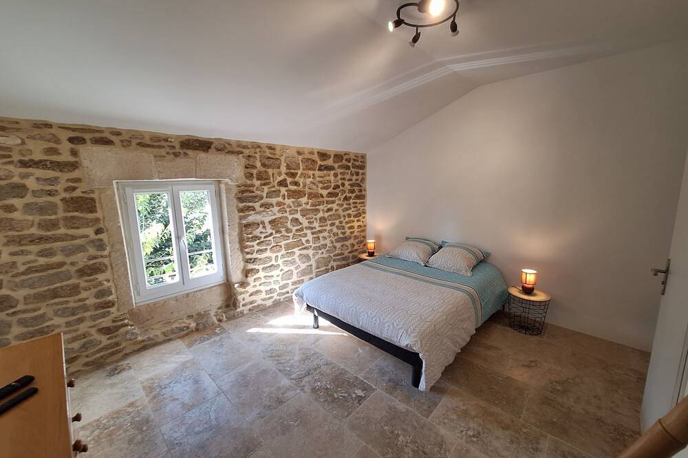 Chambre D.hote à la Ferme in Suze-la-Rousse, Nyons region