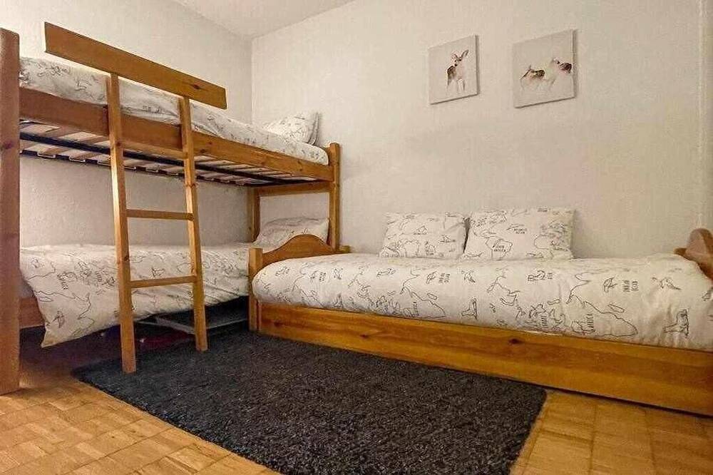 Appartement entier, Enveig 1226. Cozy mountain apartment in Enveitg, Parc naturel régional des Pyrénées catalanes