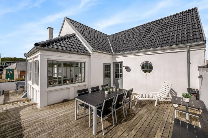 Charming historic cottage with outdoor whirlpool and sauna in Sondervig, Holmsland Klit