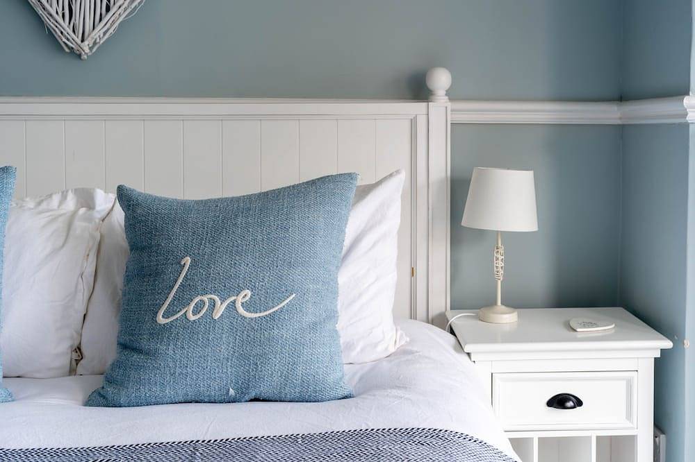 Seaforth - Fabulous Family House, seconds from the Beach with stunning Sea Views in Cromer, Norfolk Coast