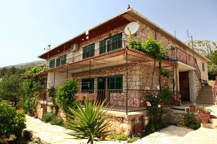 Ferienwohnung für 5 Personen, mit Garten und Terrasse sowie Ausblick - 1