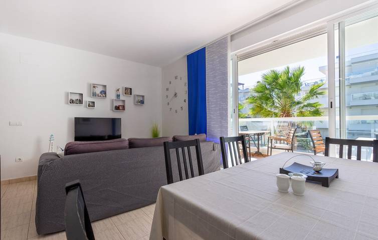 Apartamento de férias inteiro, Apartamento acolhedor com piscina e terraço perto de Almadrava in El Verger, Costa Blanca