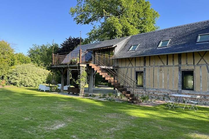 Gîte pour 6 personnes, avec jardin à Omonville