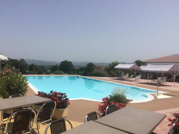 Hôtel pour 2 personnes, avec piscine ainsi que terrasse et vue