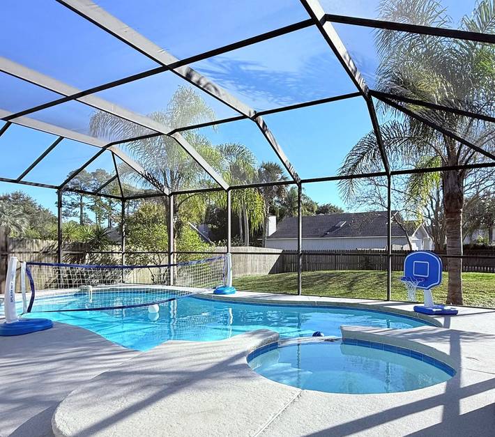 Holiday home for 10 people, with garden and pool as well as terrace in Florida