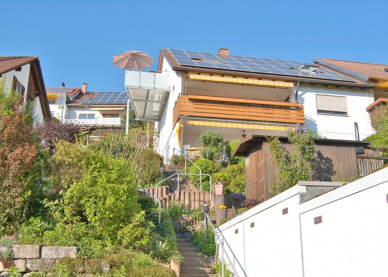 Ganze Wohnung, Ferienwohnung 'Weitblick' mit Gemeinschaftsgarten, Balkon und Wlan in Überlingen, Region Bodensee-Oberschwaben