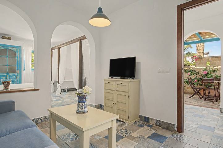 Apartamento inteiro, Encantador apartamento con piscina, terraza, aire acondicionado y Wi-Fi in Conil de la Frontera, Costa de la luz