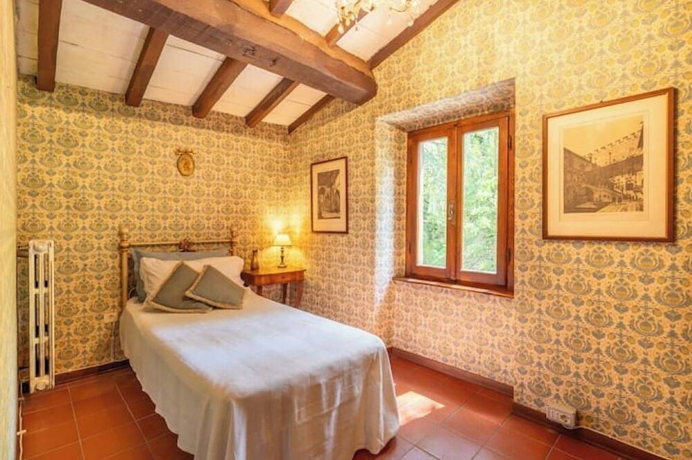 Villa Buriconti: Tranquil Countryside Oasis in Castelnuovo di Garfagnana, Garfagnana