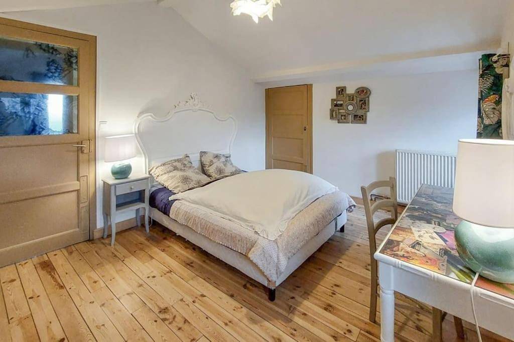Three-Bedroom House in Rozier-Côtes-d'Aurec, Montbrison
