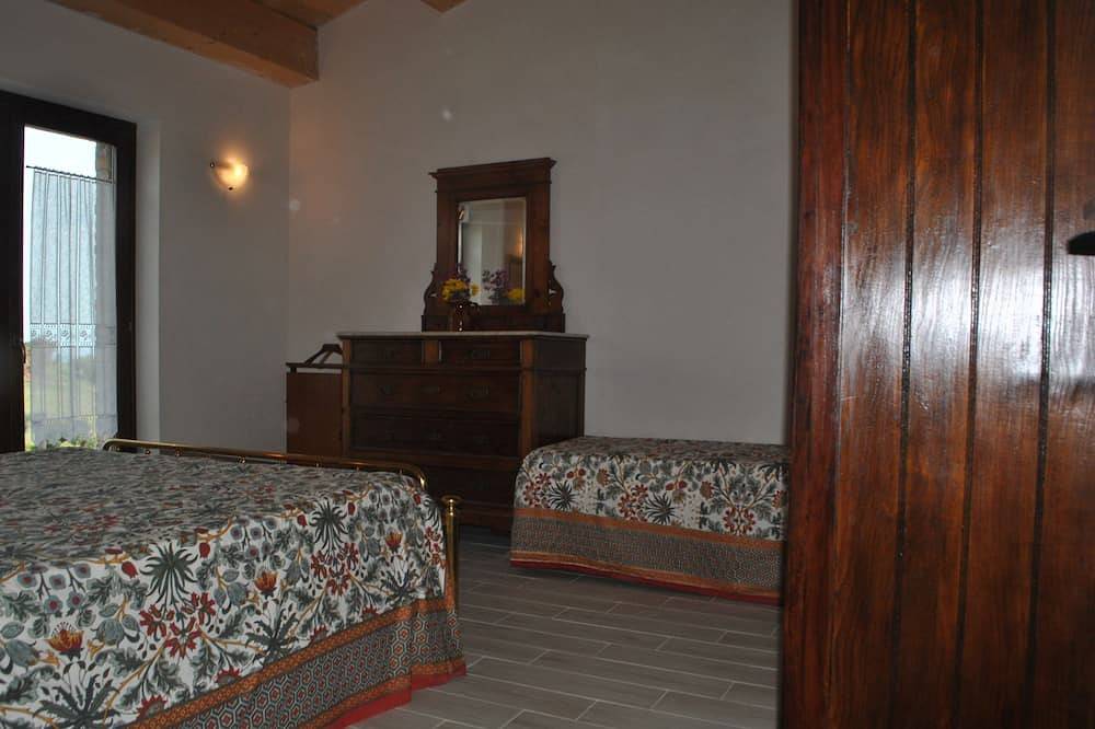 Entire apartment, The olive tree, apartment with pool 5 minutes from the sea in Torre di Palme, Fermo Province