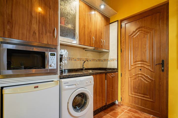 Country House 'Apartamento Amarillo' with Shared Garden in Susacasa, Gozón