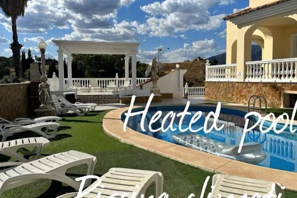 Villa Lissa mit privatem beheiztem Pool in Mijas Costa, Mijas