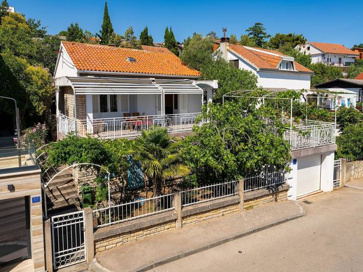 Ferienhaus für 5 Personen, mit Terrasse, kinderfreundlich in Jasenice