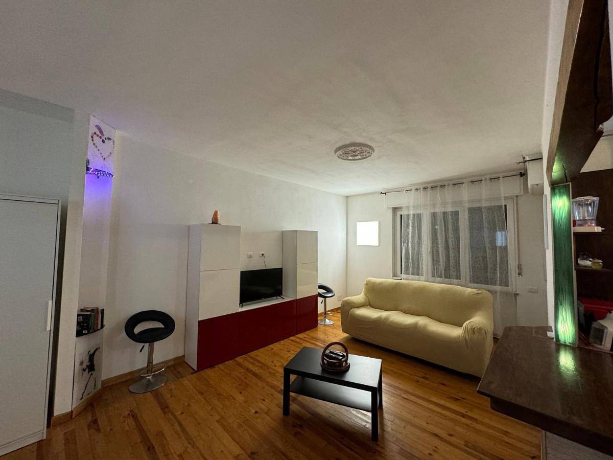 Appartamento intero, Casa Grivola 29 in Vercelli, Provincia di Vercelli