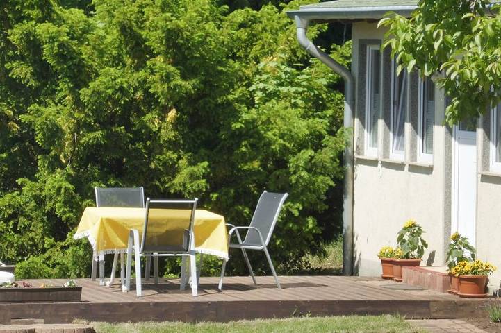 Ferienhaus für 3 Personen, mit Garten und Pool in Brandenburg an der Havel