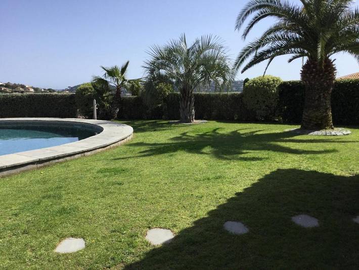Gîte pour 2 personnes, avec jardin ainsi que vue et piscine dans Golf Bluegreen Sainte-Maxime - 3