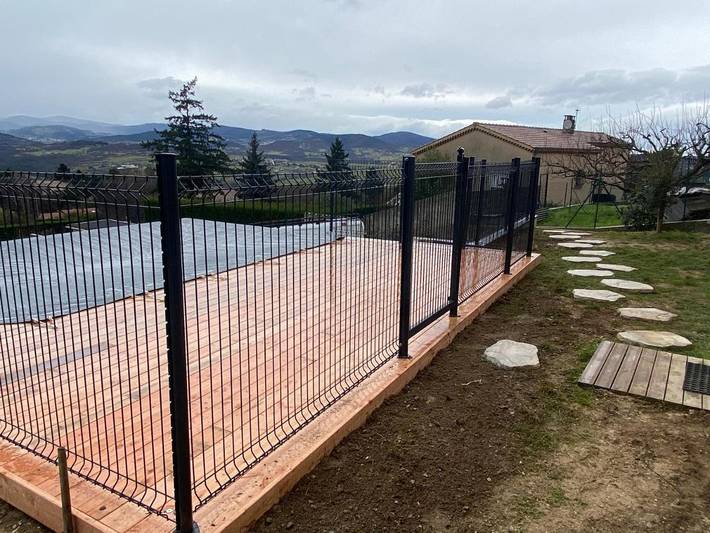 Location de vacances pour 8 personnes, avec jardin ainsi que vue et piscine à Saint-Barthélemy-le-Plain - 3