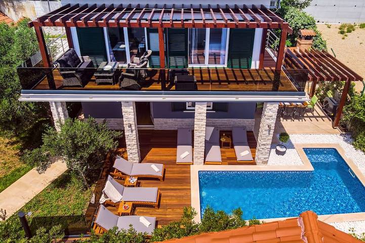 Ferienhaus für 8 Personen, mit Whirlpool und Garten sowie Sauna in Split-Dalmatien
