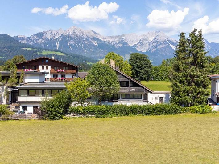 Ferienhaus für 12 Personen, mit Terrasse und Garten sowie Sauna, mit Haustier
